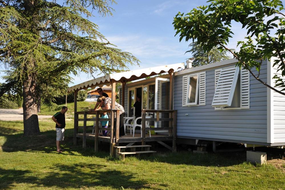 Domaine De Chadeyron Hotel Lagorce  Bilik gambar